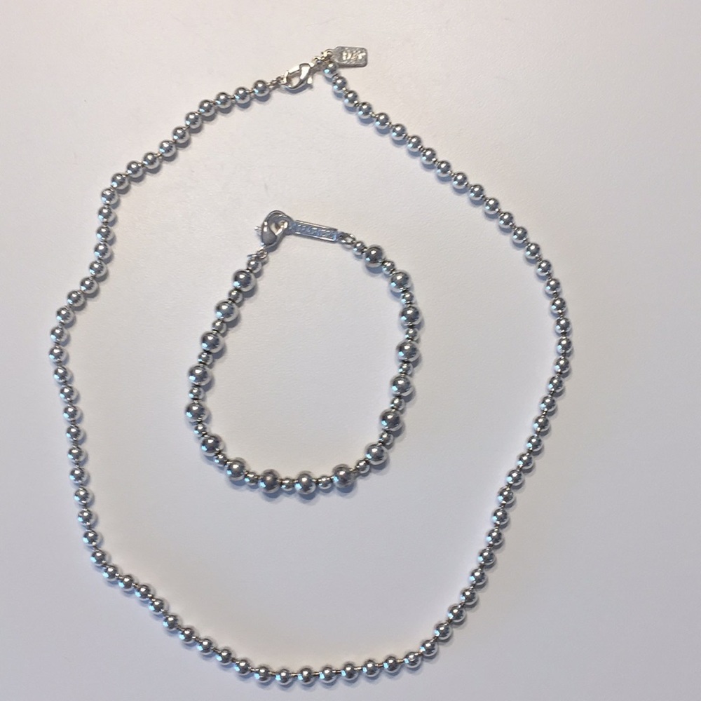 Silver tone necklace & bracelet